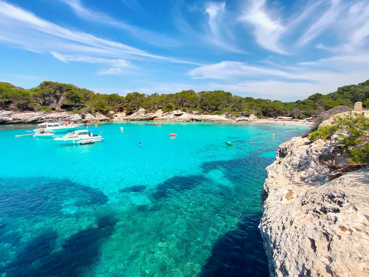 Wie kommt man zum Strand von Cala Turqueta