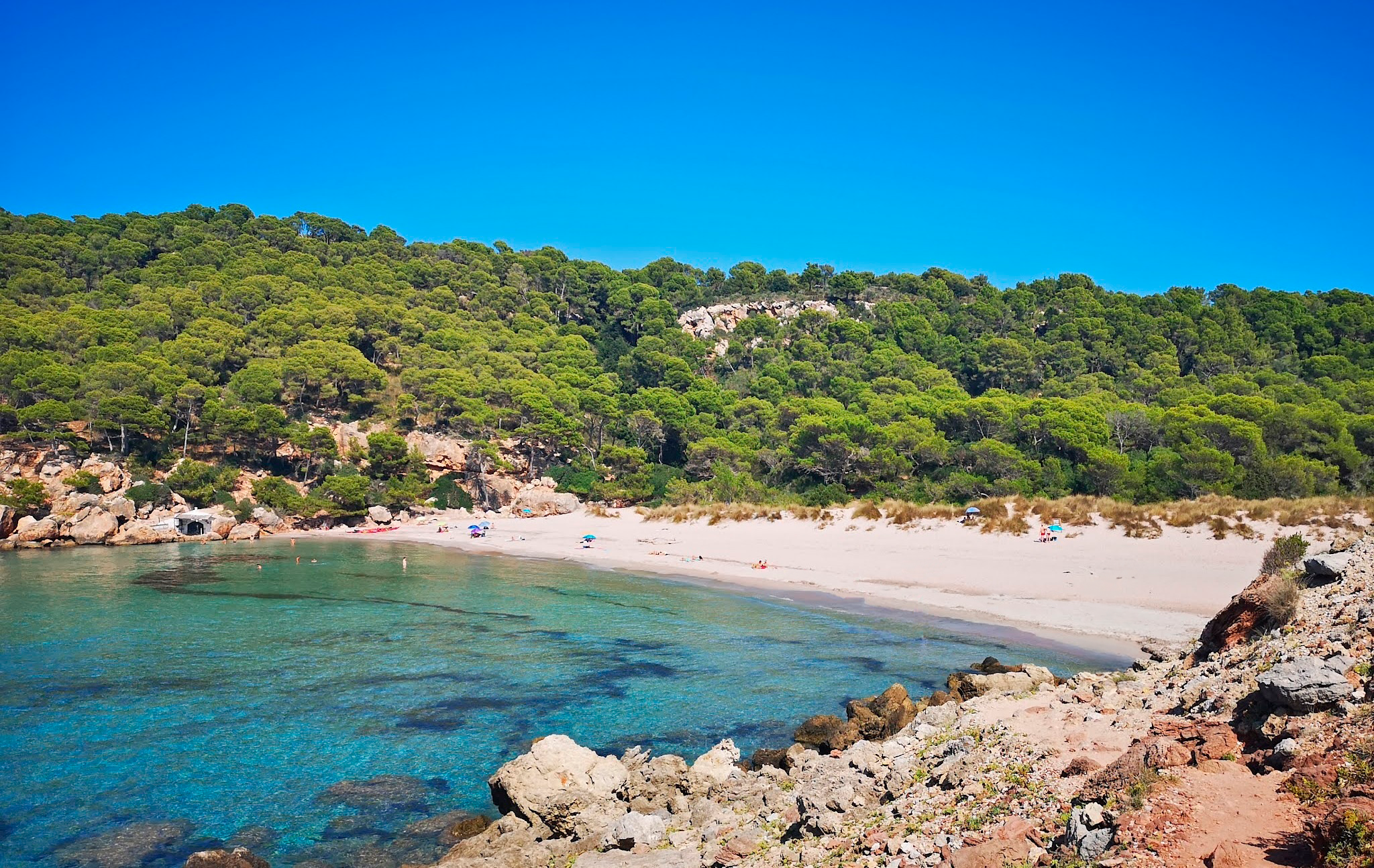 Wie man zum Strand von Algaiarens - La Vall kommt