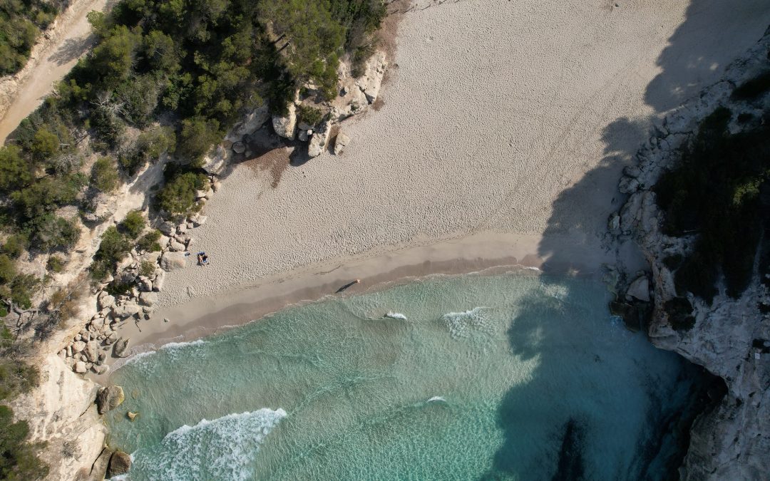 Wie man zum Strand Cala Mitjana kommt