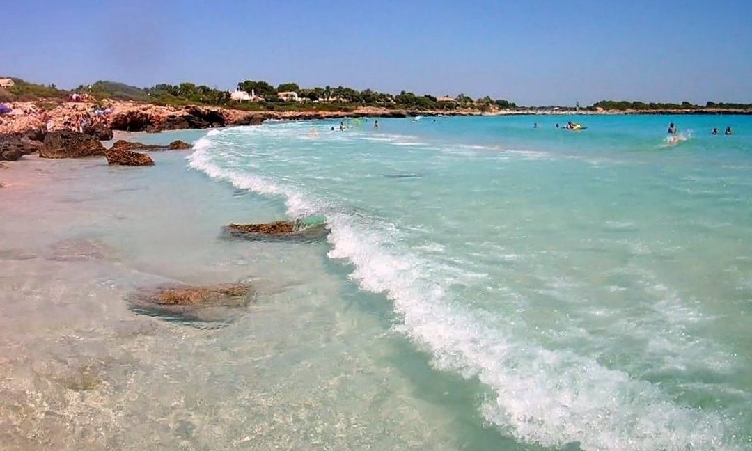 Menorca im Juli: Tipps für die Fortbewegung mit dem Auto