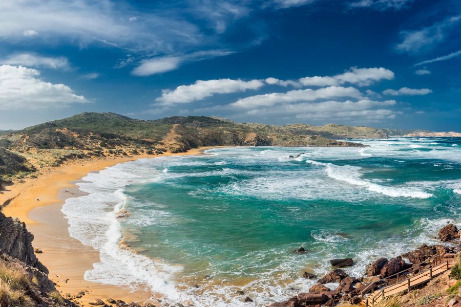 Tramontana auf Menorca: was man tun kann, welche Strände man wählen sollte und alternative Pläne nach Gebieten